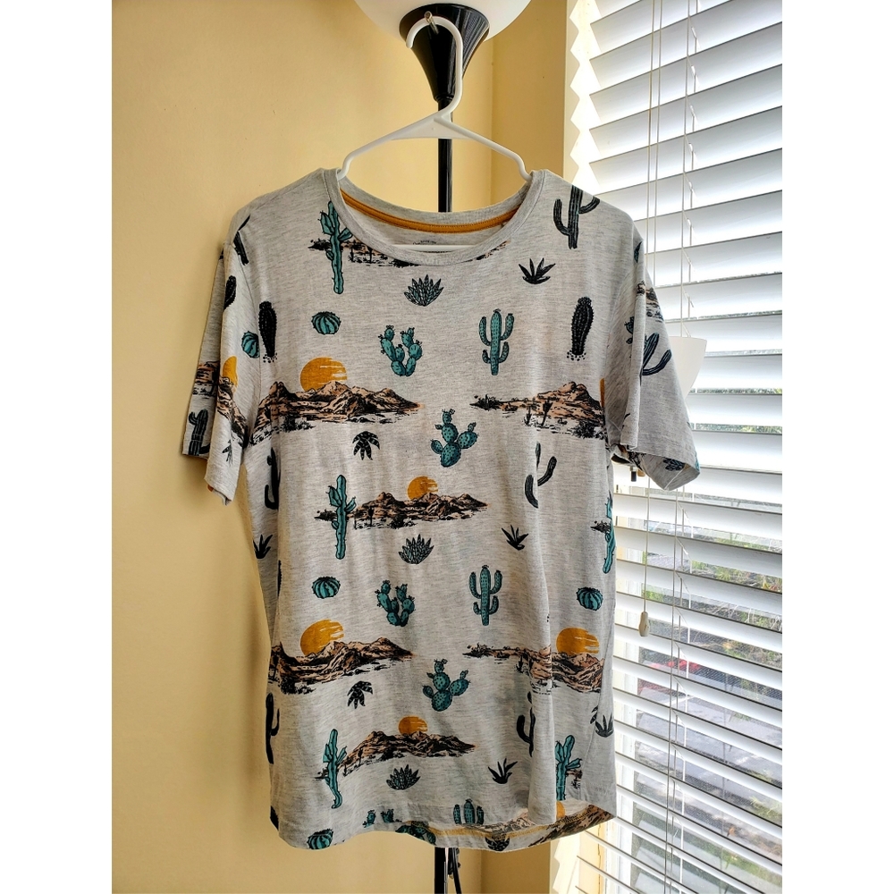 Men T-shirt.